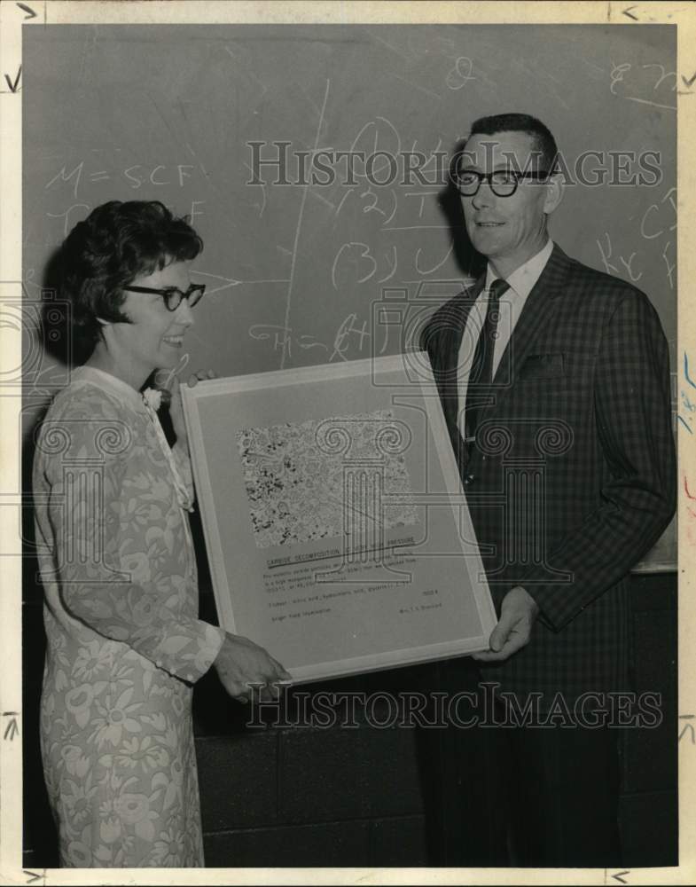 1967 Press Photo Theresa Brassard with colleague at Watervliet Arsenal, New York