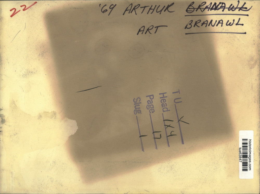 1969 Press Photo Arthur Branawl with drink in his New York home - tua63847