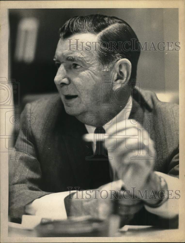 1969 Press Photo New York State Senator Earl Brydges - tua64029- Historic Images