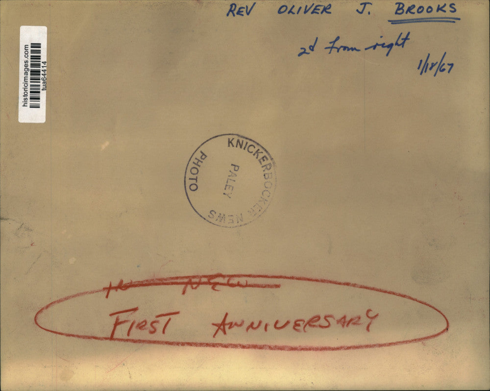 1967 Press Photo Mayor chats with church officials in Albany, New York