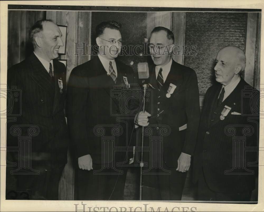 1939 Press Photo Officials speak at bowling tournament in Elmira, New York- Historic Images