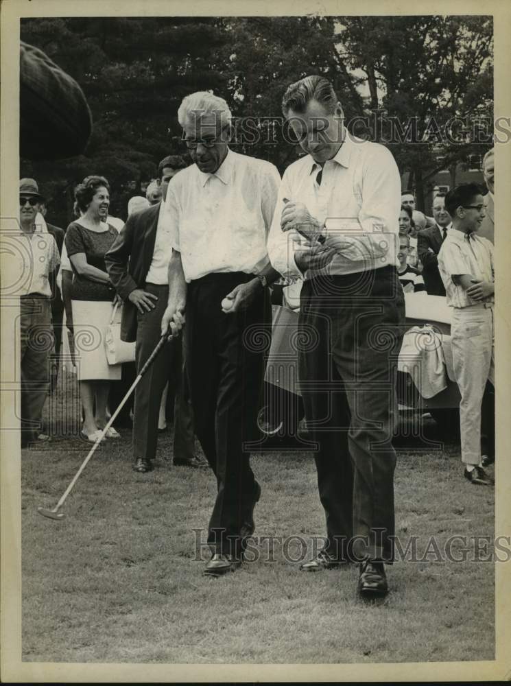 1962 Press Photo Golf pro Tom Creavy with New York Governor Nelson Rockefeller- Historic Images