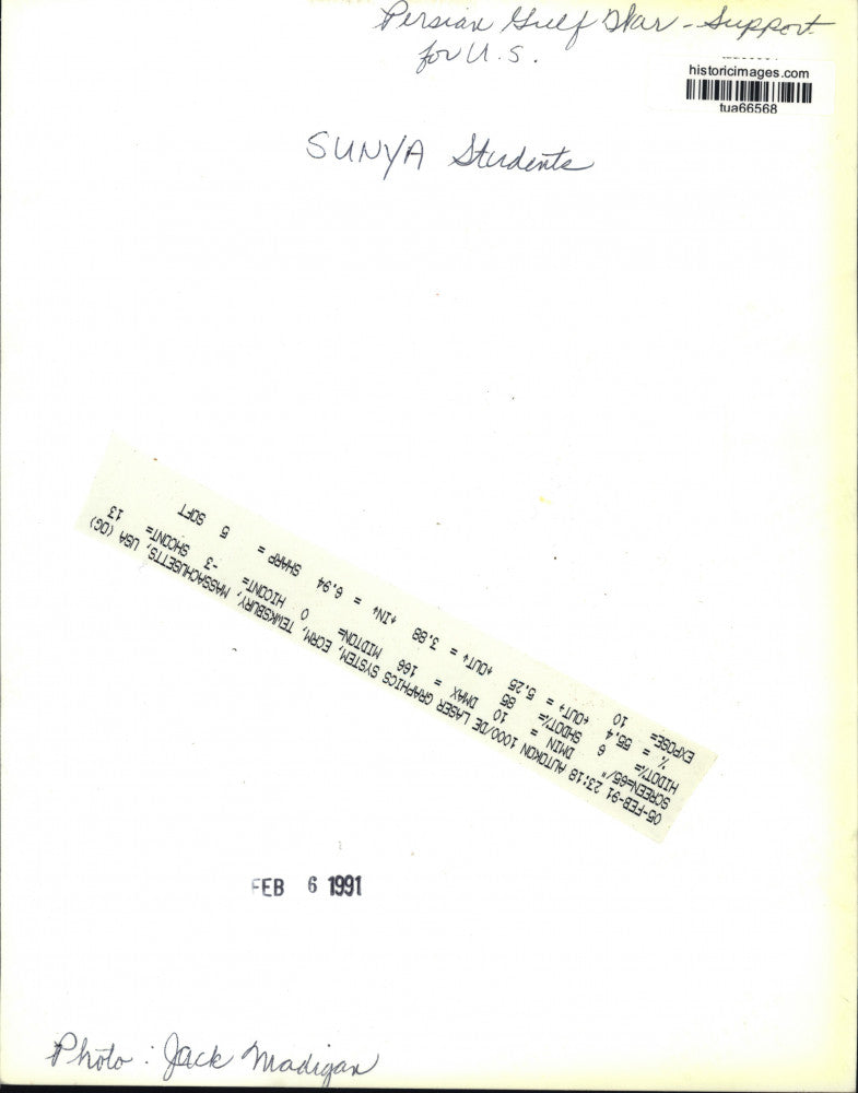 1991 Press Photo Students at rally for Gulf War troops in Albany, New York