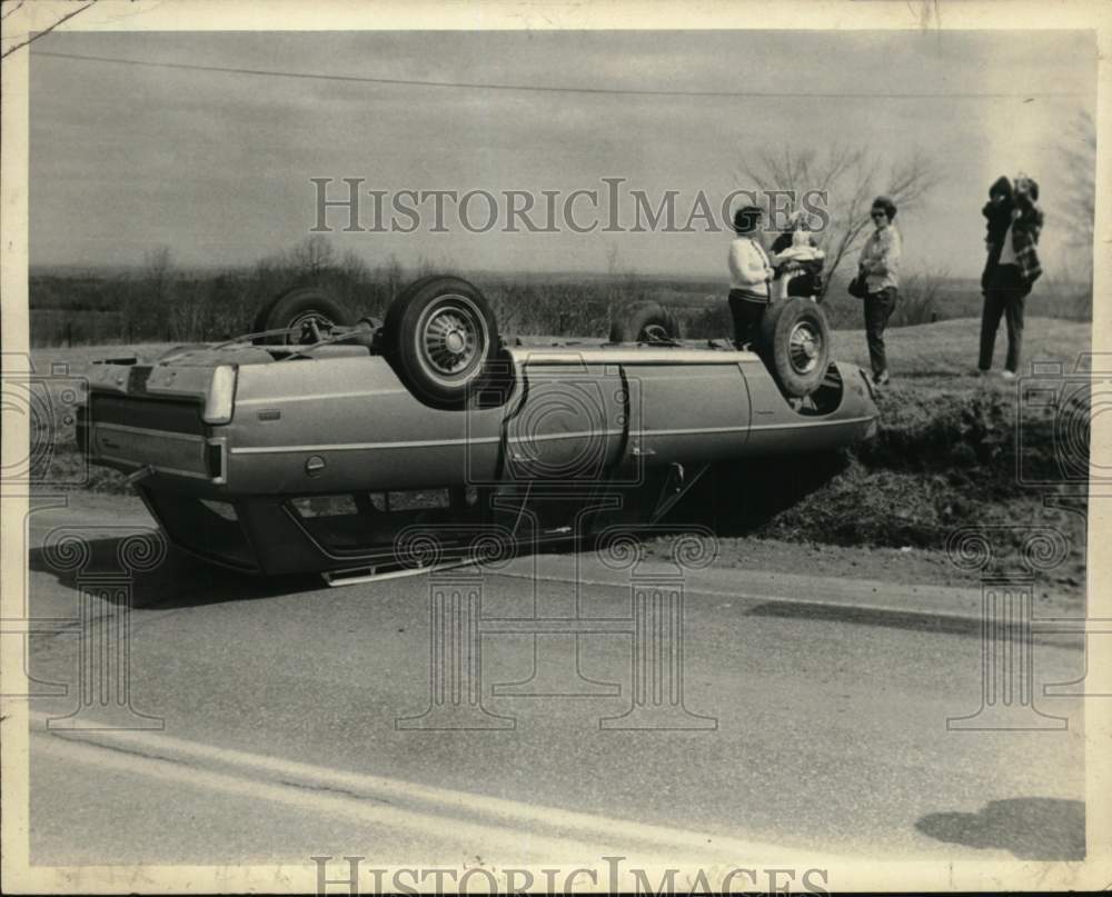 1972 Press Photo Car overturned on Sacandaga Road in Glenville, New York