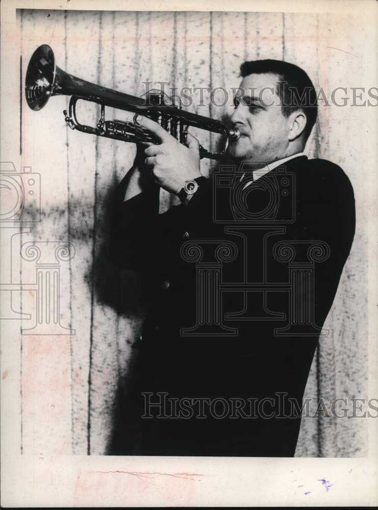 1962 Press Photo Dick Ruedebusch playing trumpet - tua67855- Historic Images