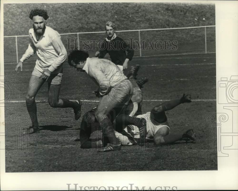 1978 Press Photo Rugby action on field in New York - tua68254- Historic Images