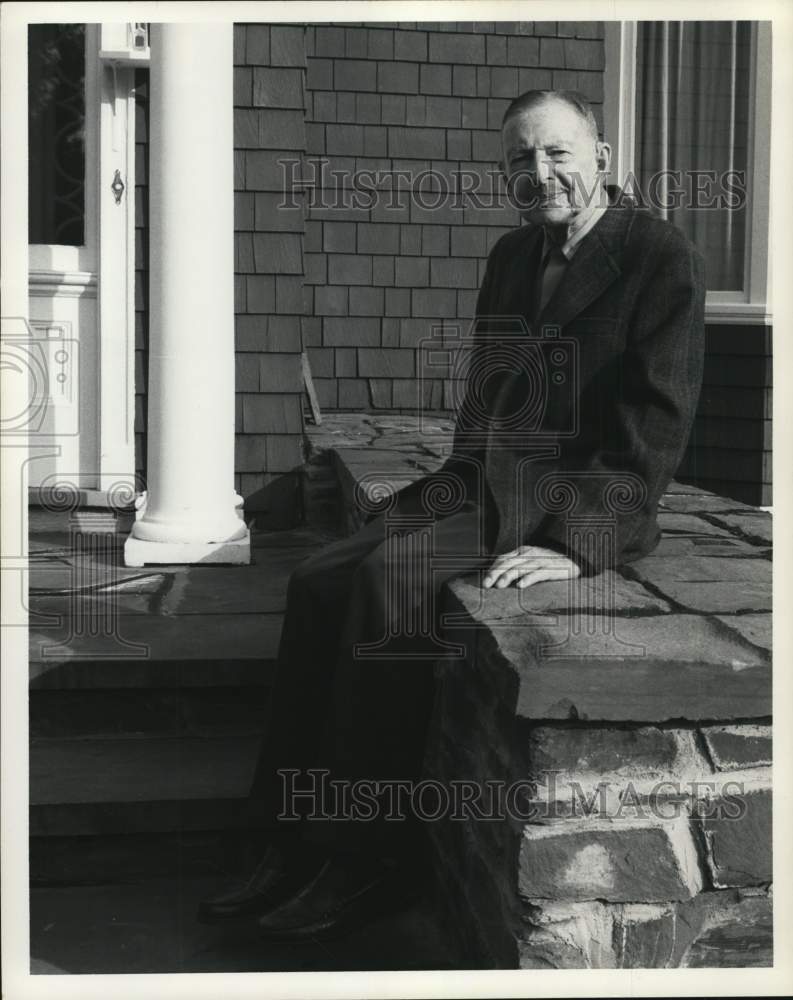 Press Photo Dr. William D. Coolidge sitting outside his New York home