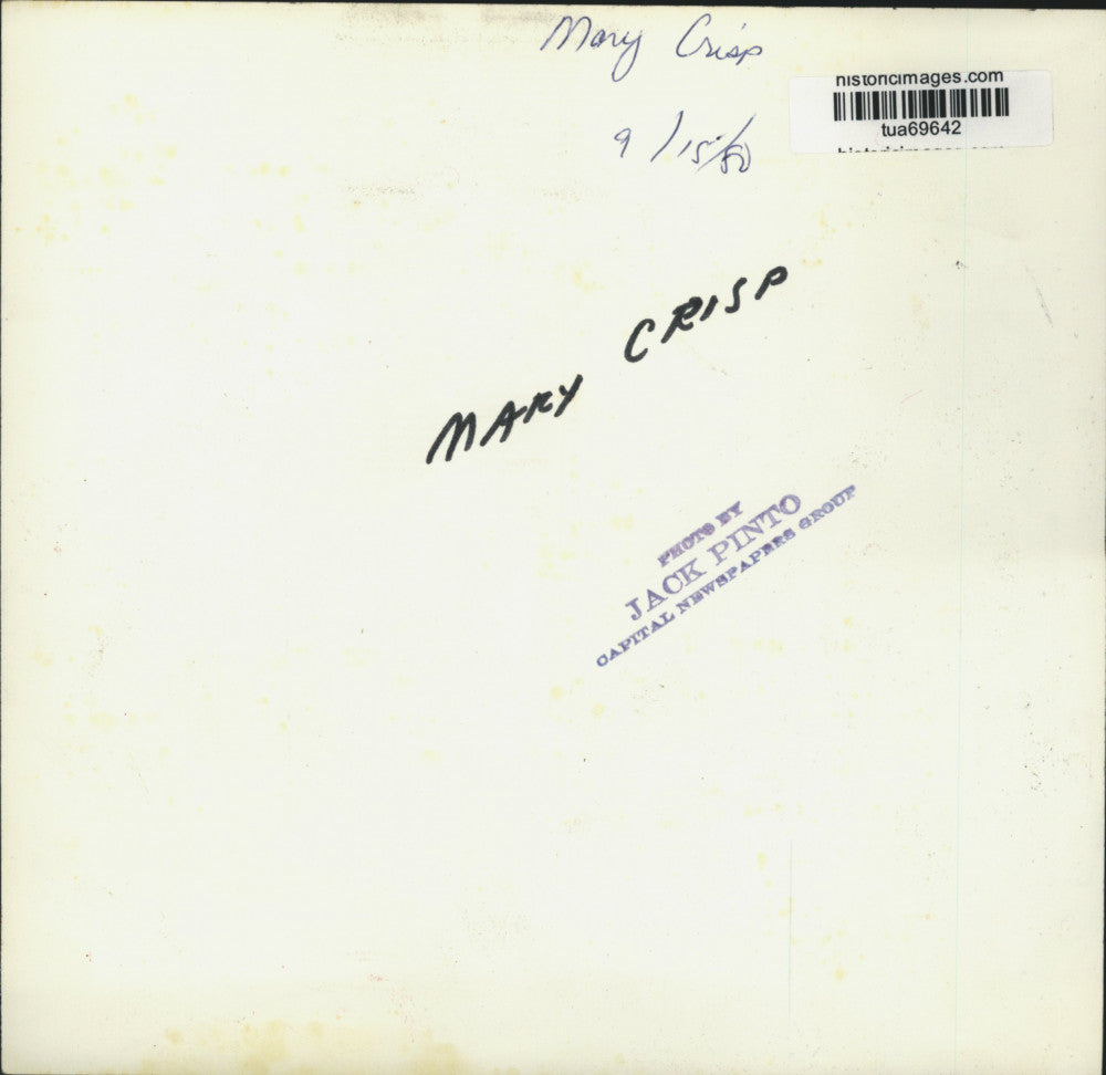 1980 Press Photo Mary Crisp on sofa in her New York home - tua69642