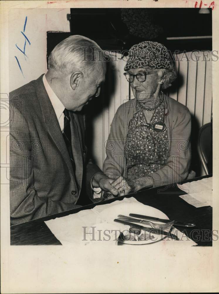 Load image into Gallery viewer, 1968 Press Photo Albany, New York Mayor Erastus Corning chats with lady at lunch
