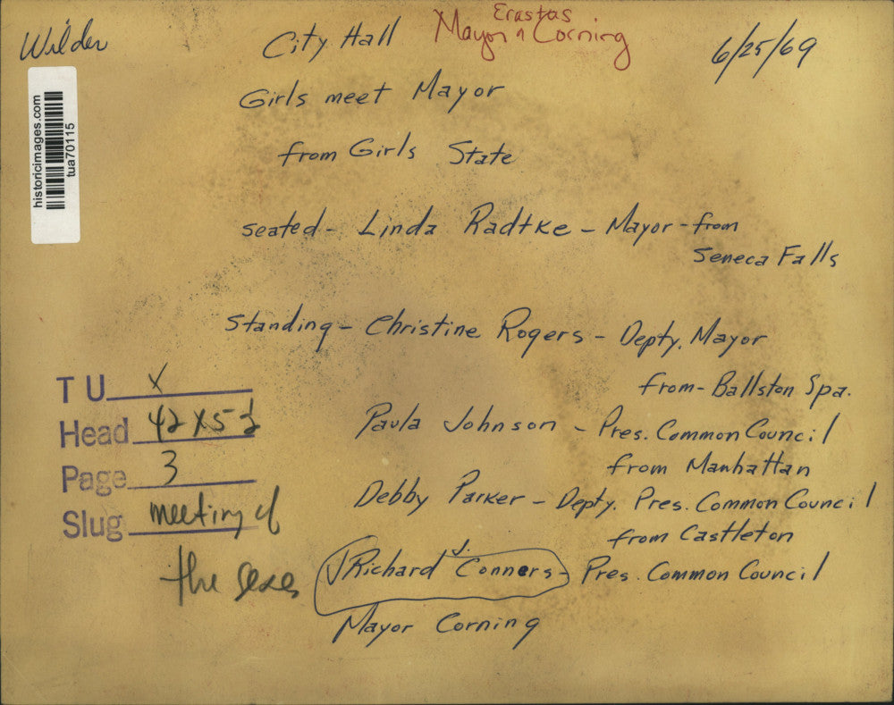 1969 Press Photo Albany, New York Mayor greets guests at City Hall - tua70115