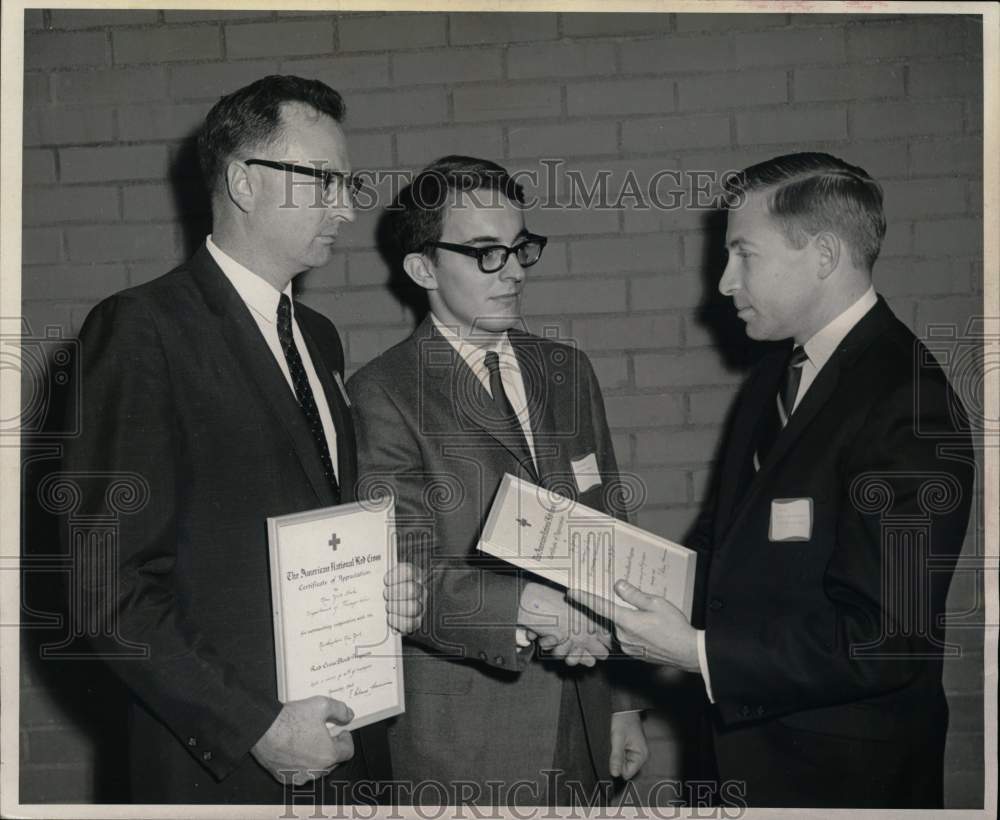 1968 Press Photo Arthur Strope, Michael Schacht &amp; Norman Coe in Albany, New York- Historic Images