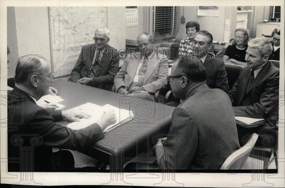 1973 Press Photo Meeting of Town Board in Bethlehem, New York - tua71231