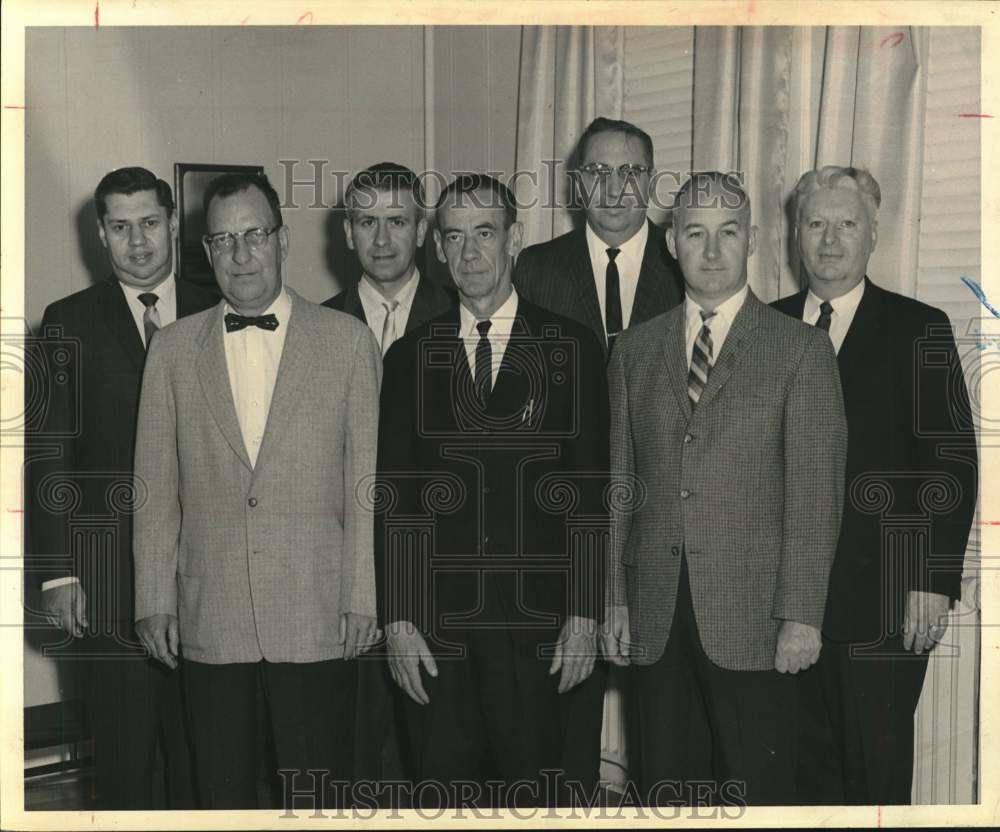 Press Photo Milton G. Crandall poses with colleagues in New York - tua73251
