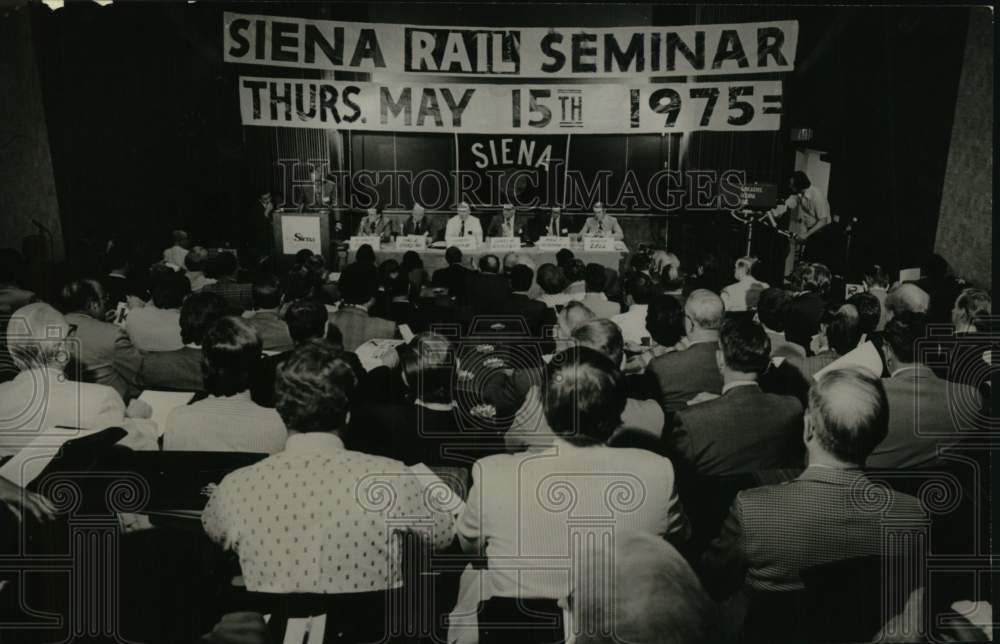 1975 Press Photo Rail seminar held at Siena College, Loudonville, New York- Historic Images