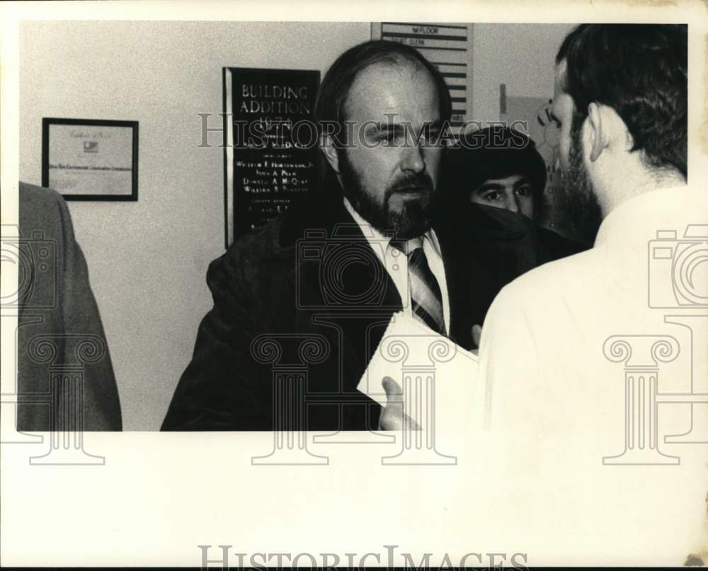 1983 Press Photo Frank D&#39;Allairel at Town Hall in Clifton Park, New York- Historic Images