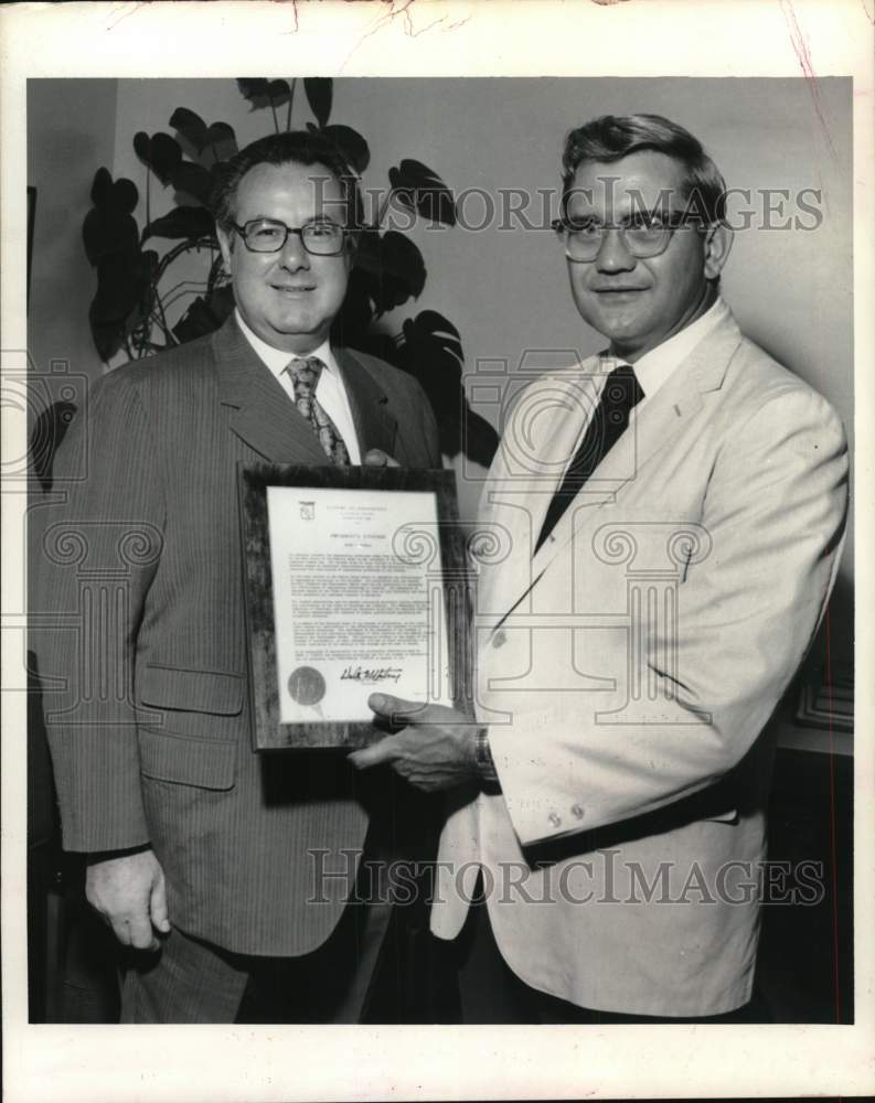 1973 Press Photo Dr. Alvin J. Bernstein with Henry D. Coghill in New York