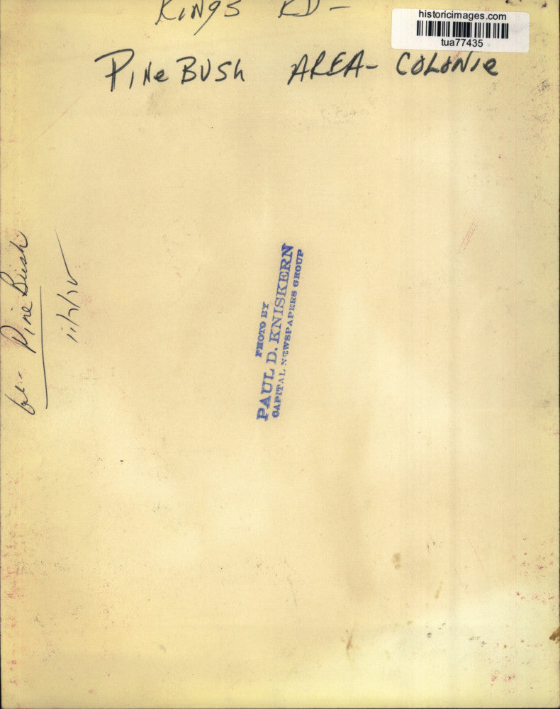 1971 Press Photo Pile of trash under no dumping sign in Colonie, New York