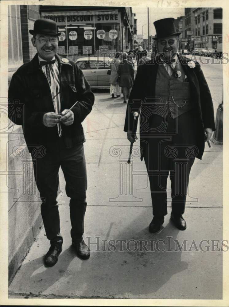 Press Photo Men in period costume for Cohoes, New York Centennial event