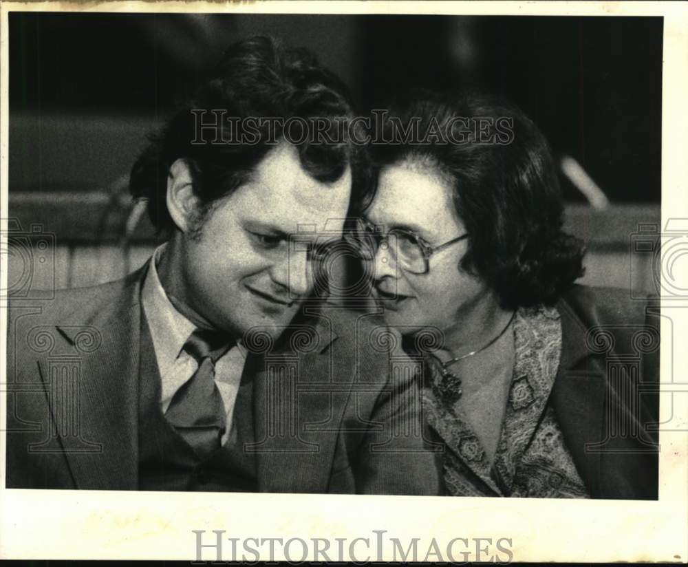 1980 Press Photo Harry Chapin with Lee Howard in Albany, New York - tua78055- Historic Images