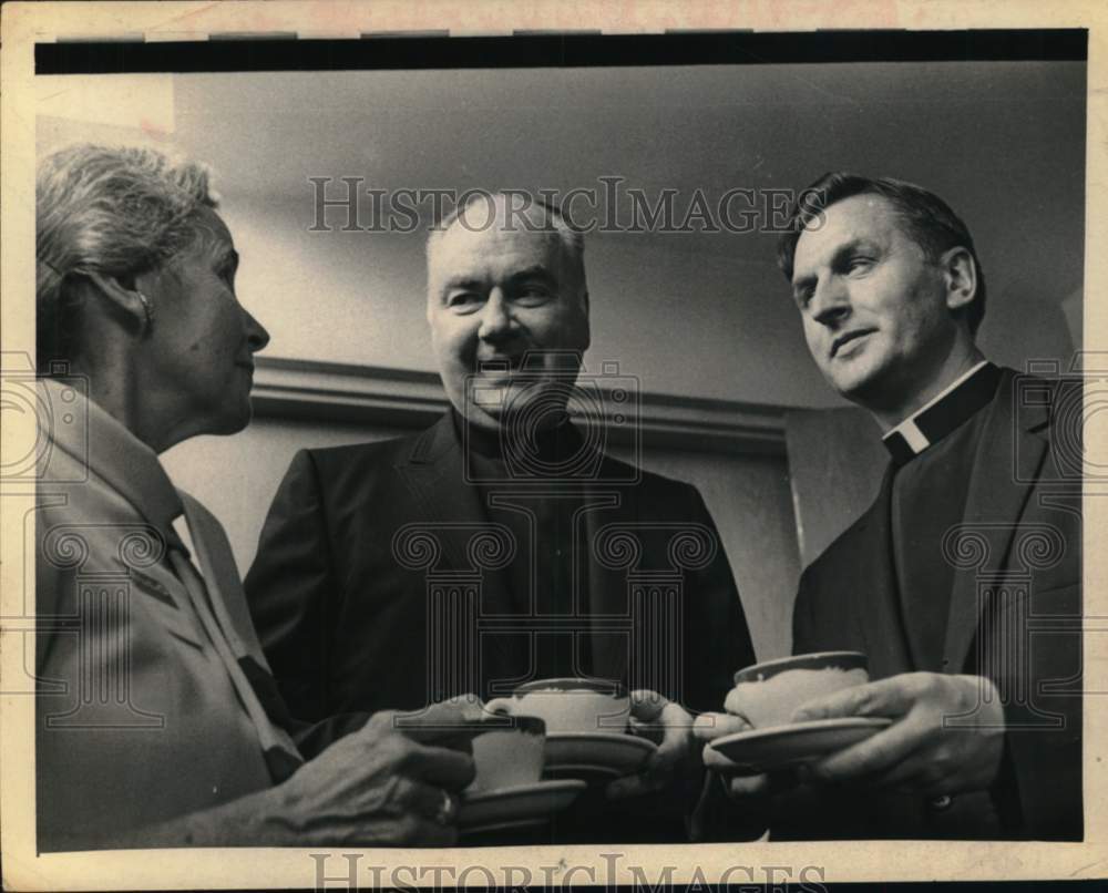 1970 Press Photo Catholic Women&#39;s Tea held at Holy Cross Church in Albany, NY- Historic Images