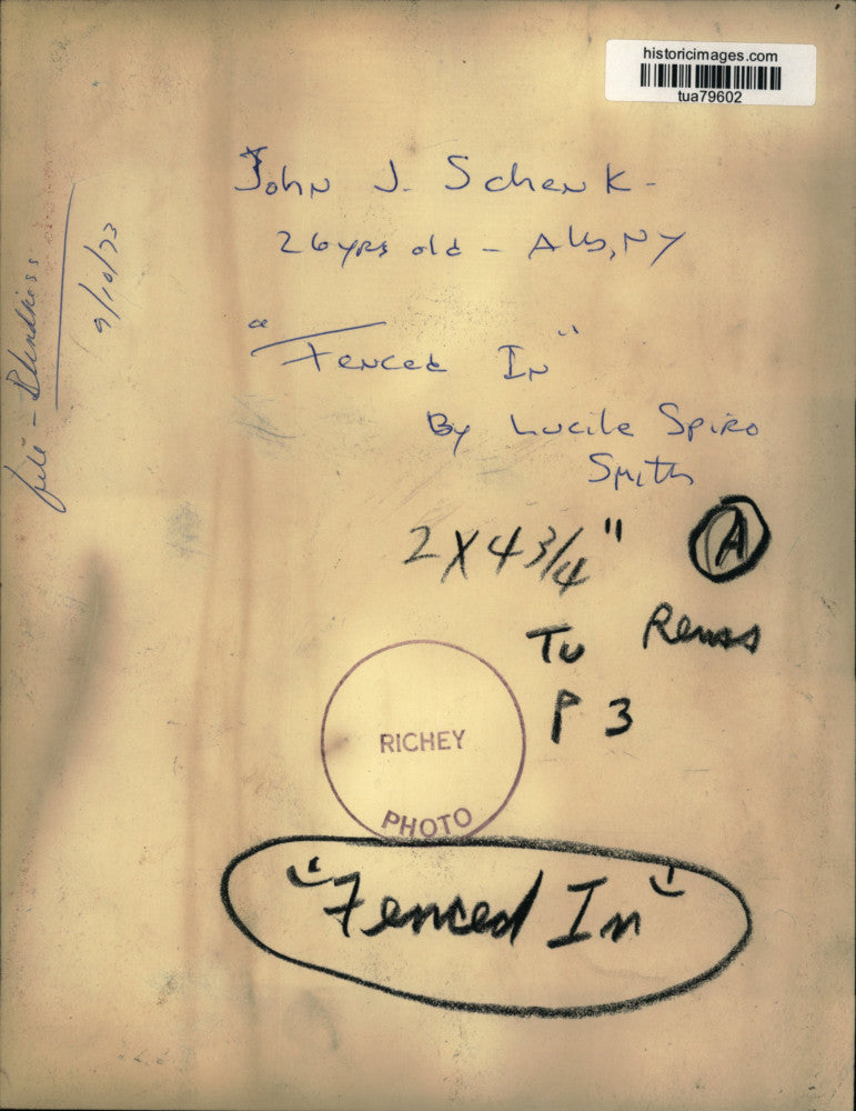 1973 Press Photo Blind man examines sculpture in New York - tua79602