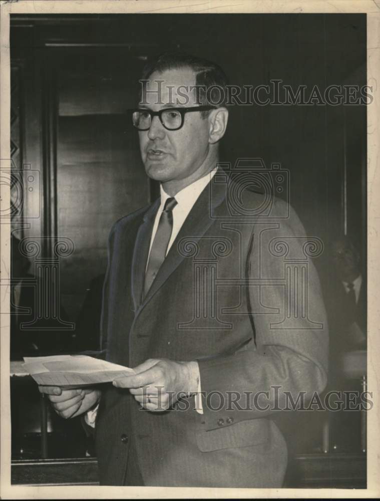 1964 Press Photo Durward Brewer speaks at tax hearing in Albany, New York- Historic Images