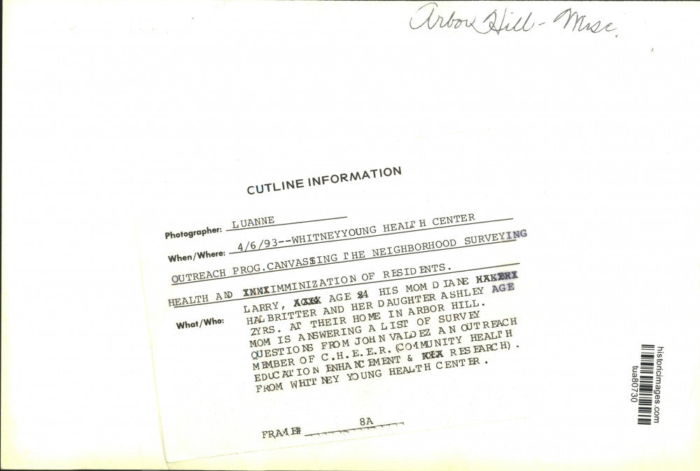 1993 Press Photo Health official surveys family for outreach in Albany, New York