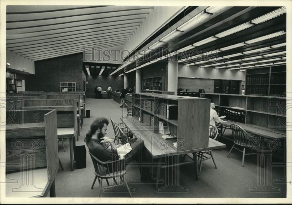 1972 Press Photo Students study in library at Albany Medical College, New York