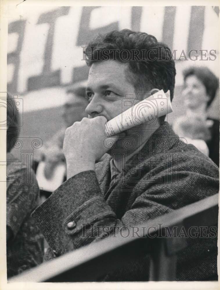 1963 Press Photo Father in stands during game at Vincentian Institute, New York- Historic Images