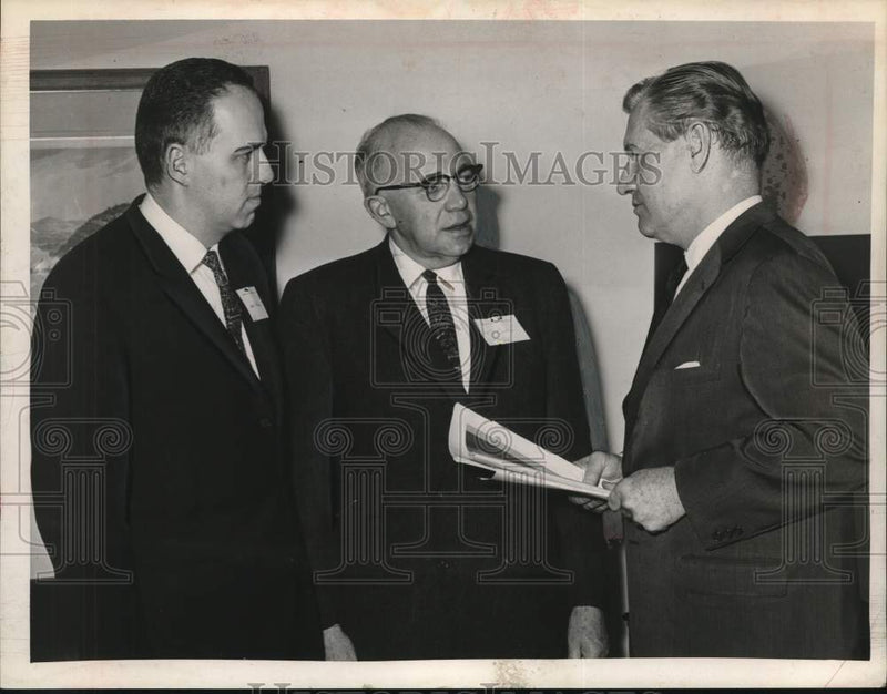 Load image into Gallery viewer, 1963 Press Photo Reverend T.L. Conklin &amp; New York Governor Nelson Rockefeller
