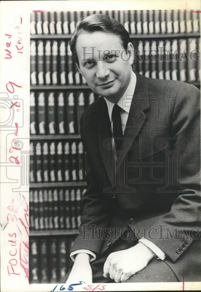 1971 Press Photo William Davis, editor of Punch magazine, in his office