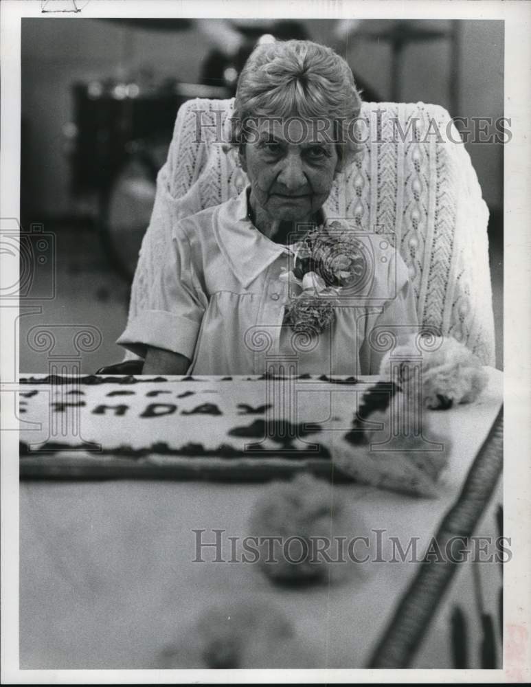 1978 Press Photo Catherine Famulano on her 102nd birthday in New York- Historic Images