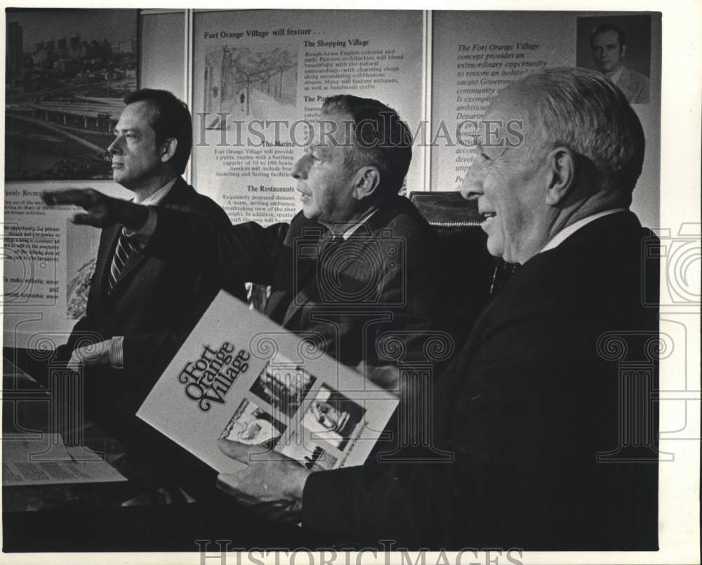 1974 Press Photo Raymond Schuler, Malcolm Wilson and Erastus Corning- Historic Images