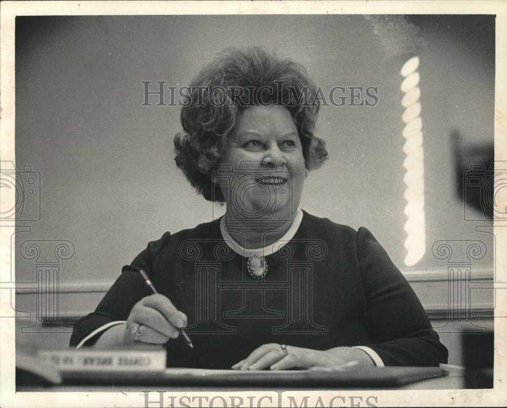 1972 Press Photo Alice Hartnett, City Clerk, at City Hall in Troy, New York- Historic Images