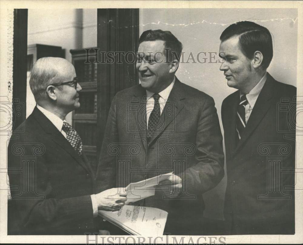 1971 Press Photo John Bartlett, John Tabner &amp; John L. Doolittle Jr. in New York- Historic Images