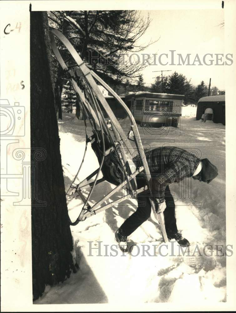 1984 Press Photo Dog sled racer Bob Haycook of Patterson, New Jersey - tub02953- Historic Images