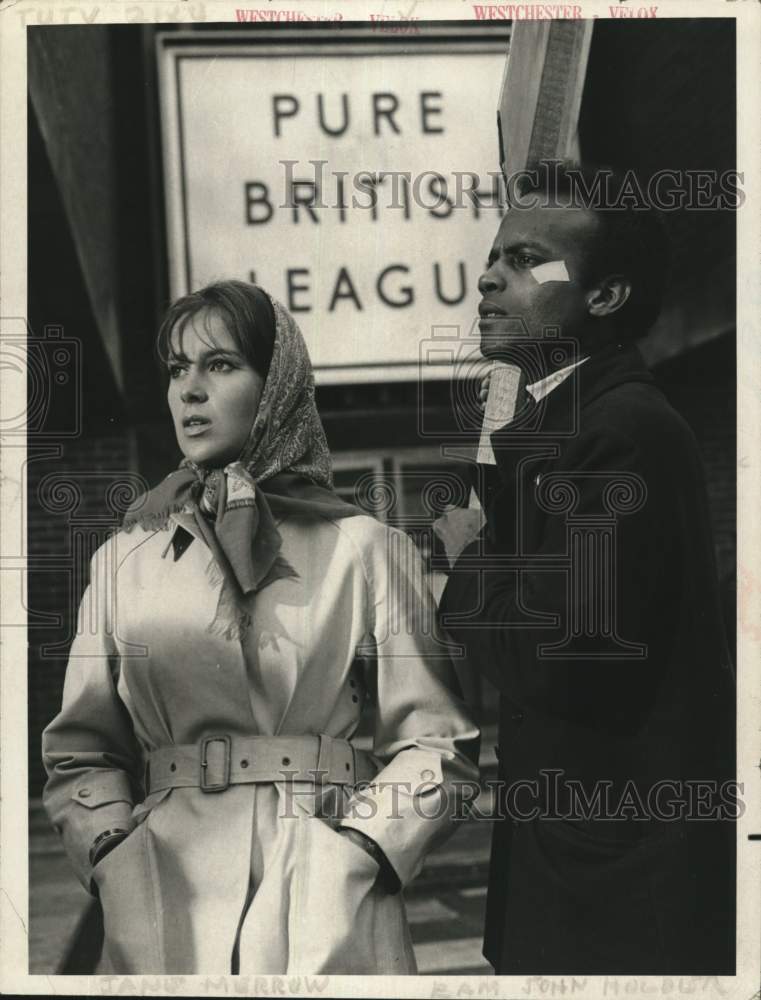 Press Photo Actress Jane Merrow with Cricket player John Holder - tub03831- Historic Images