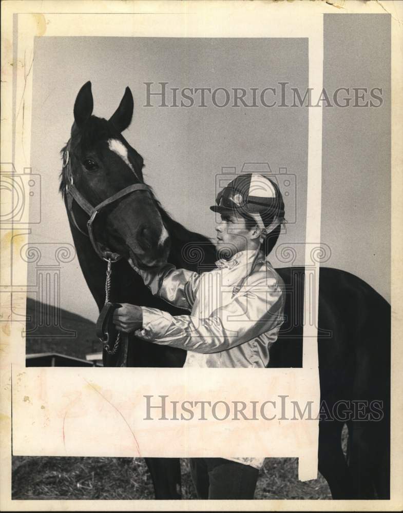 1966 Press Photo Jockey Allan Hill with horse in New York - tub03982- Historic Images