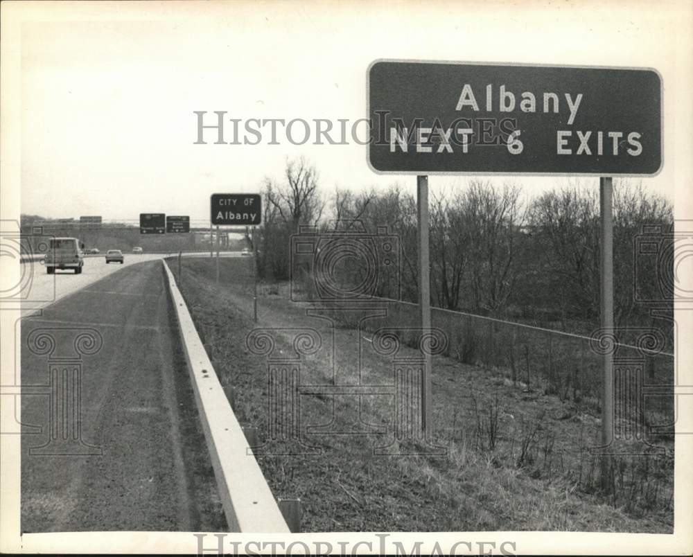 1973 Press Photo Traffic signs along highway near Albany, New York - tub04567