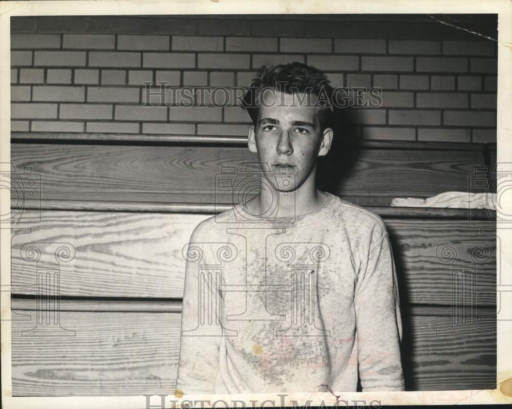 Press Photo Ron Hotaling, bowler, in Colonie, New York school gymnasium- Historic Images