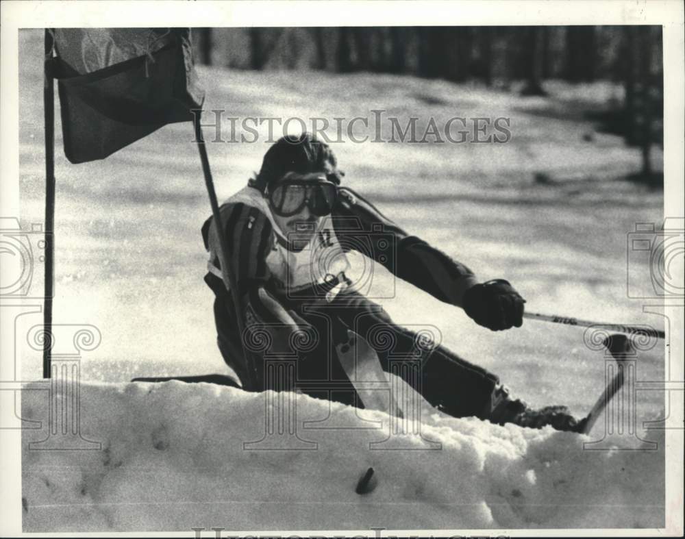 1980 Press Photo Gary Higby at Pico Ski Center in Vermont - tub06966- Historic Images