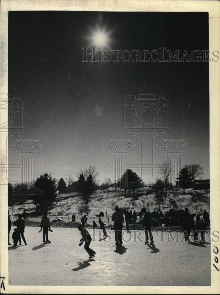 1970 Press Photo Ice skaters in action - tub07465- Historic Images