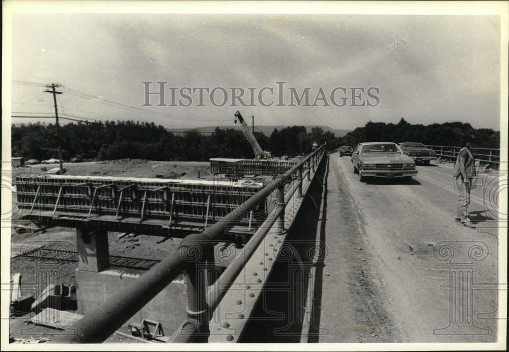 1984 Press Photo Construction of bridge on Route 146 in Guilderland, New York- Historic Images