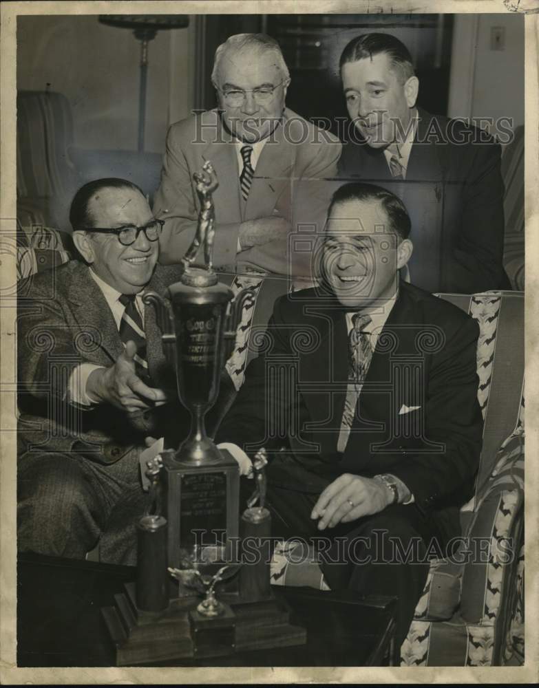 Press Photo Group with trophy at Wolferts Roost Country Club, Albany, New York- Historic Images