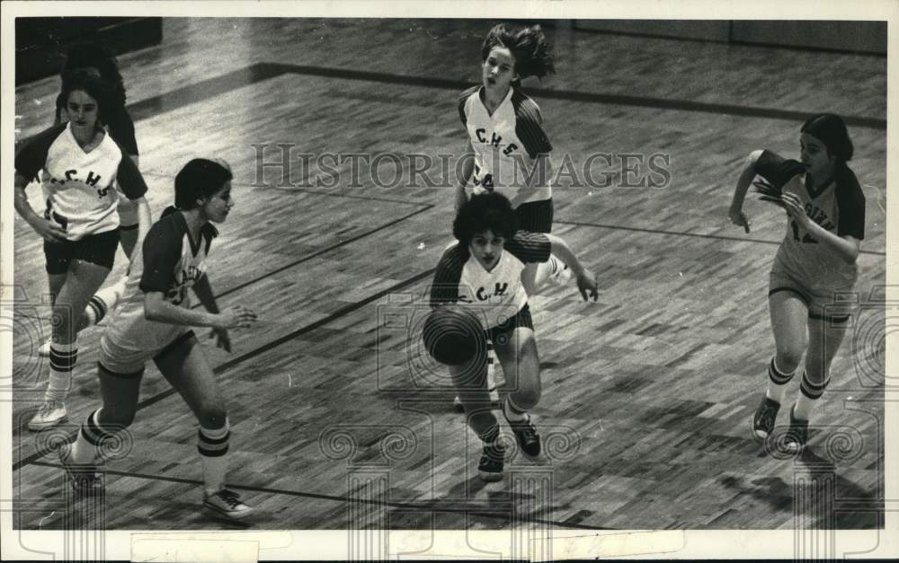 1978 Press Photo Catholic Central vs. Bishop Maginn girls basketball, Albany, NY- Historic Images