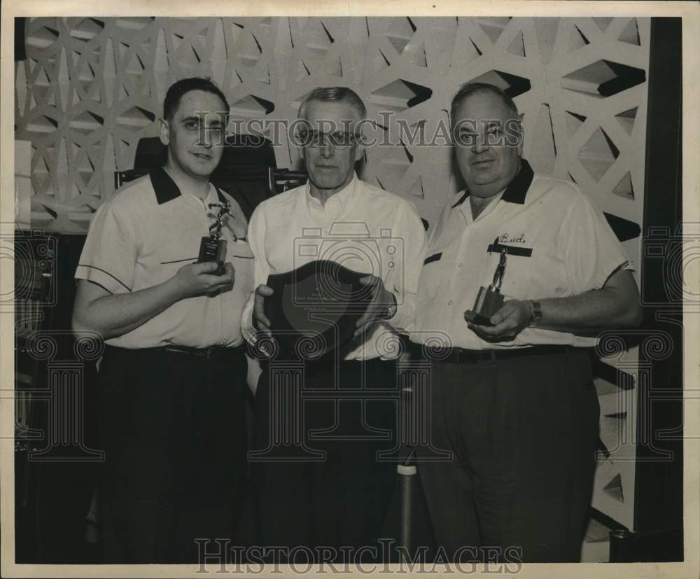 1964 Press Photo Trio poses with bowling tournament trophies in New York- Historic Images