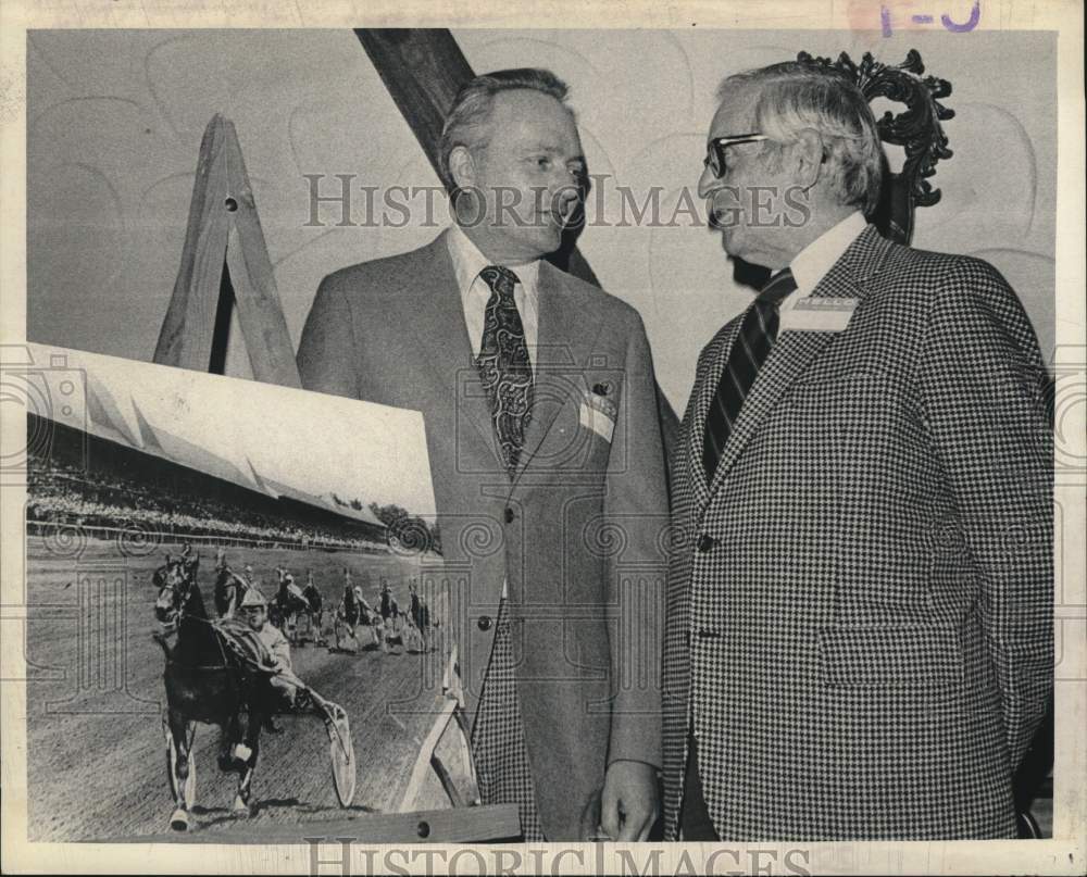 1973 Press Photo Dick Hamilton and Ernest Morris in New York - tub12619- Historic Images
