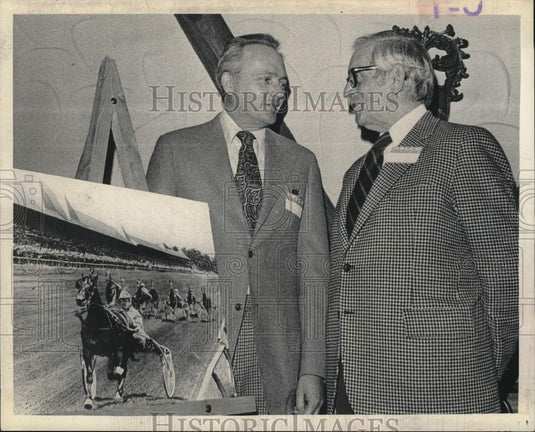 1973 Press Photo Dick Hamilton and Ernest Morris in New York - tub12619- Historic Images
