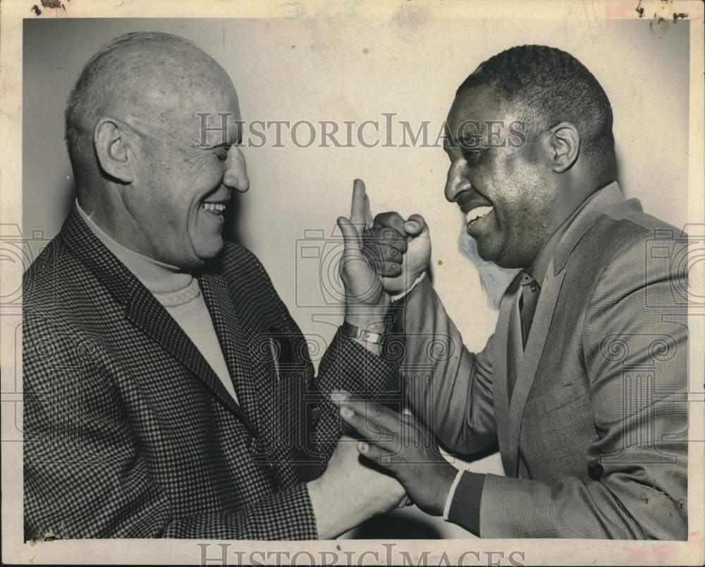 1971 Press Photo Ben Becker with Robert "Pappy" Gault in New York - tub12697- Historic Images