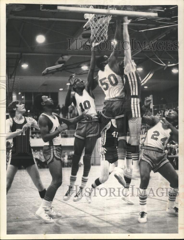 1971 Press Photo Philip Schuyler & Cohoes High Schools Play Basketball- Historic Images